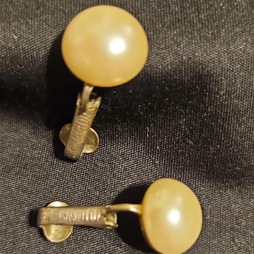 Sarah Coventry Gold Clip-On Earrings